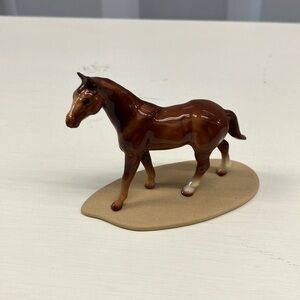 Hagen-Renaker mini horse on base Silky Sullivan vintage ceramic 1962-1971